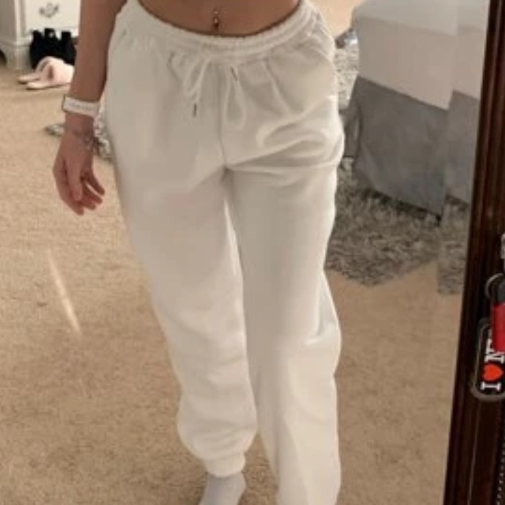 WHITE SWEATPANTS